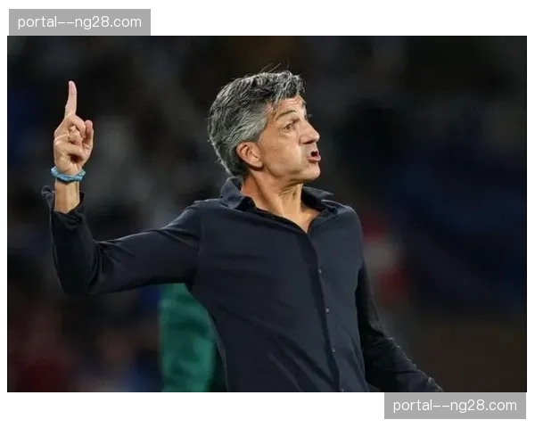 皇家社会控球困境：阿尔瓜西尔的4-2-3-1体系在比利亚雷亚尔压迫下的出球难题